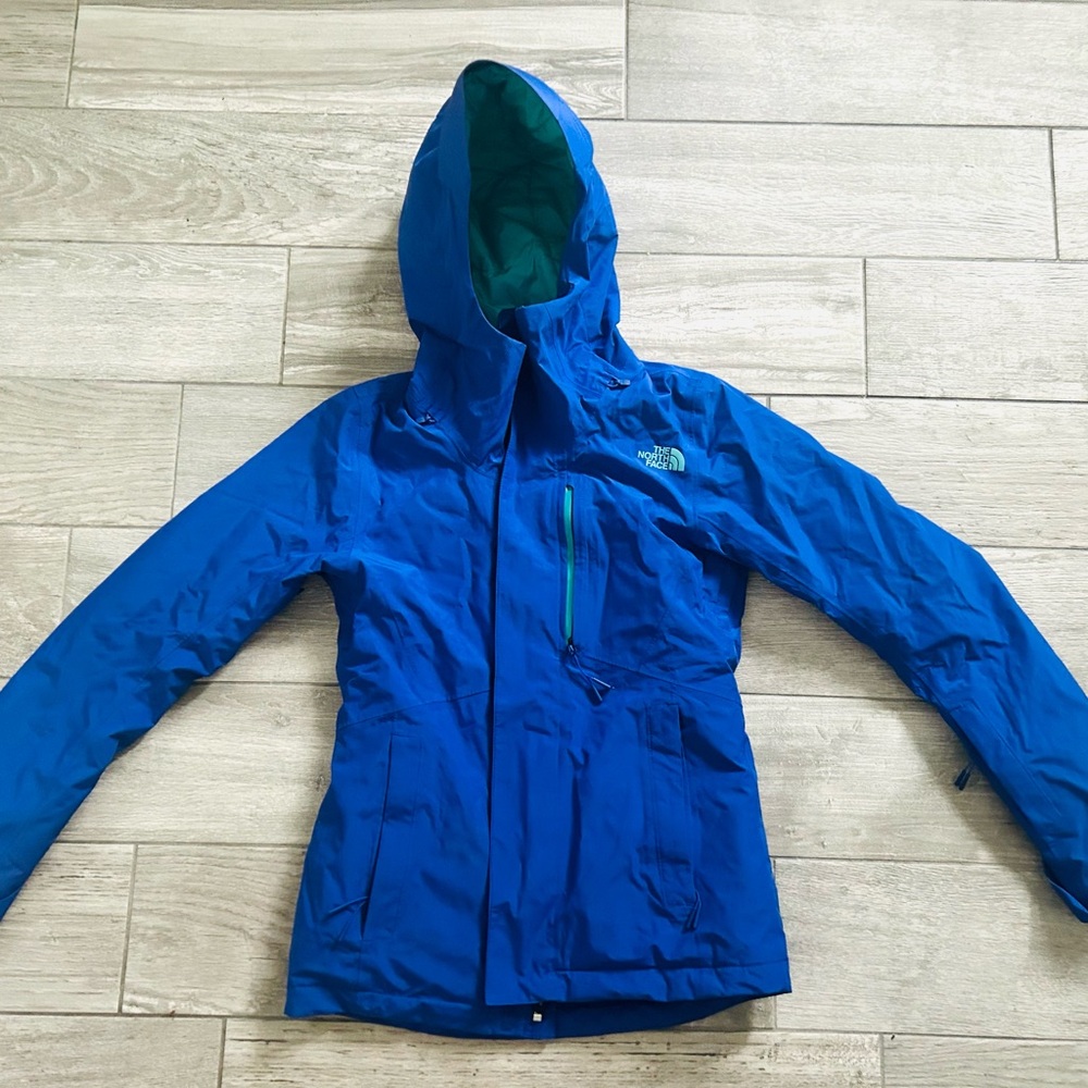 Women’s Northface insulated jacket blue Xas